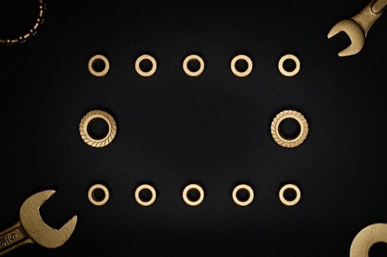 des pieces metalliques